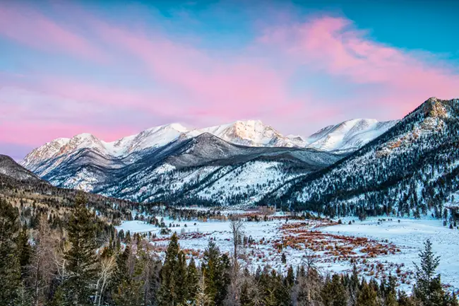 Horseshoe Park Overlook Winter sunrise in Rocky Mountain National Park